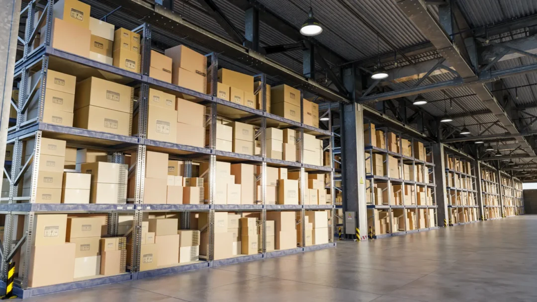 Short-term warehouse storage for freight